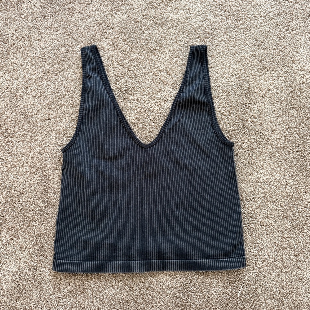 Forever 21 Charcoal Black Ribbed V-Neck Crop Top Size S/M